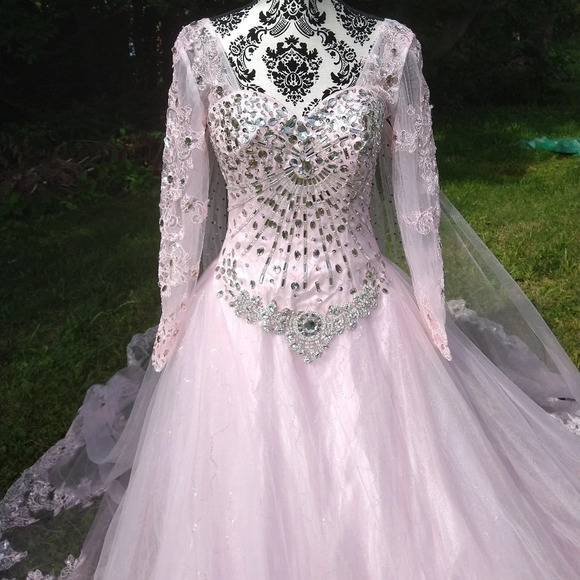 Amazing regal princess dress EUC ❤️ - Picture 12 of 14